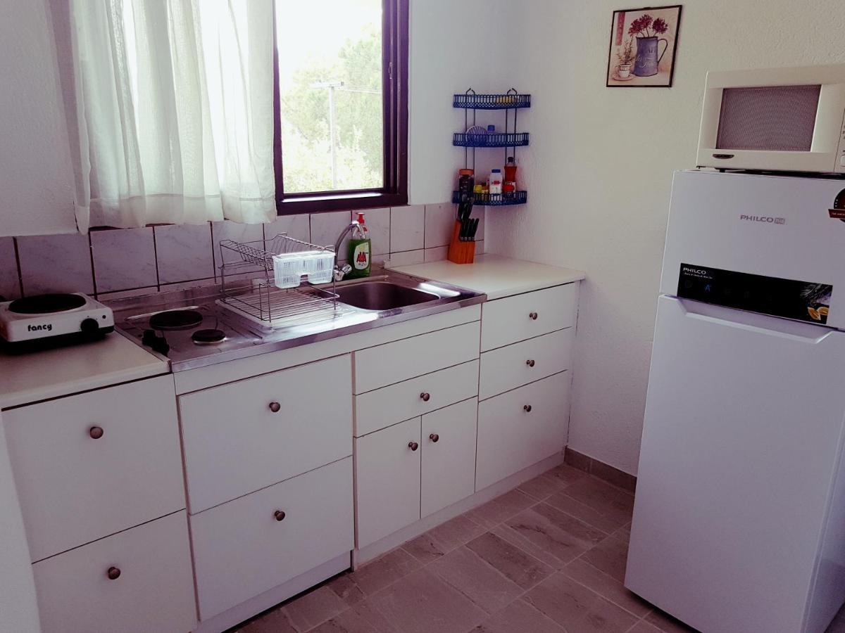 Melina'S Apartments Kalavarda Экстерьер фото